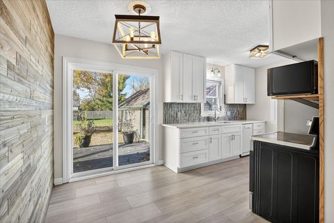 Photo of 916 Linn Avenue SW, Owatonna, MN 55060 (MLS # 6814836)