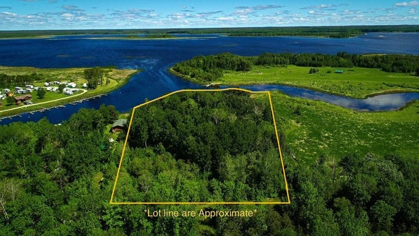 E PINE DR, ANGLE INLET, MN 56711 - Image 9441d9beec19ff6b5fdca5a7c5ced552/1043634386