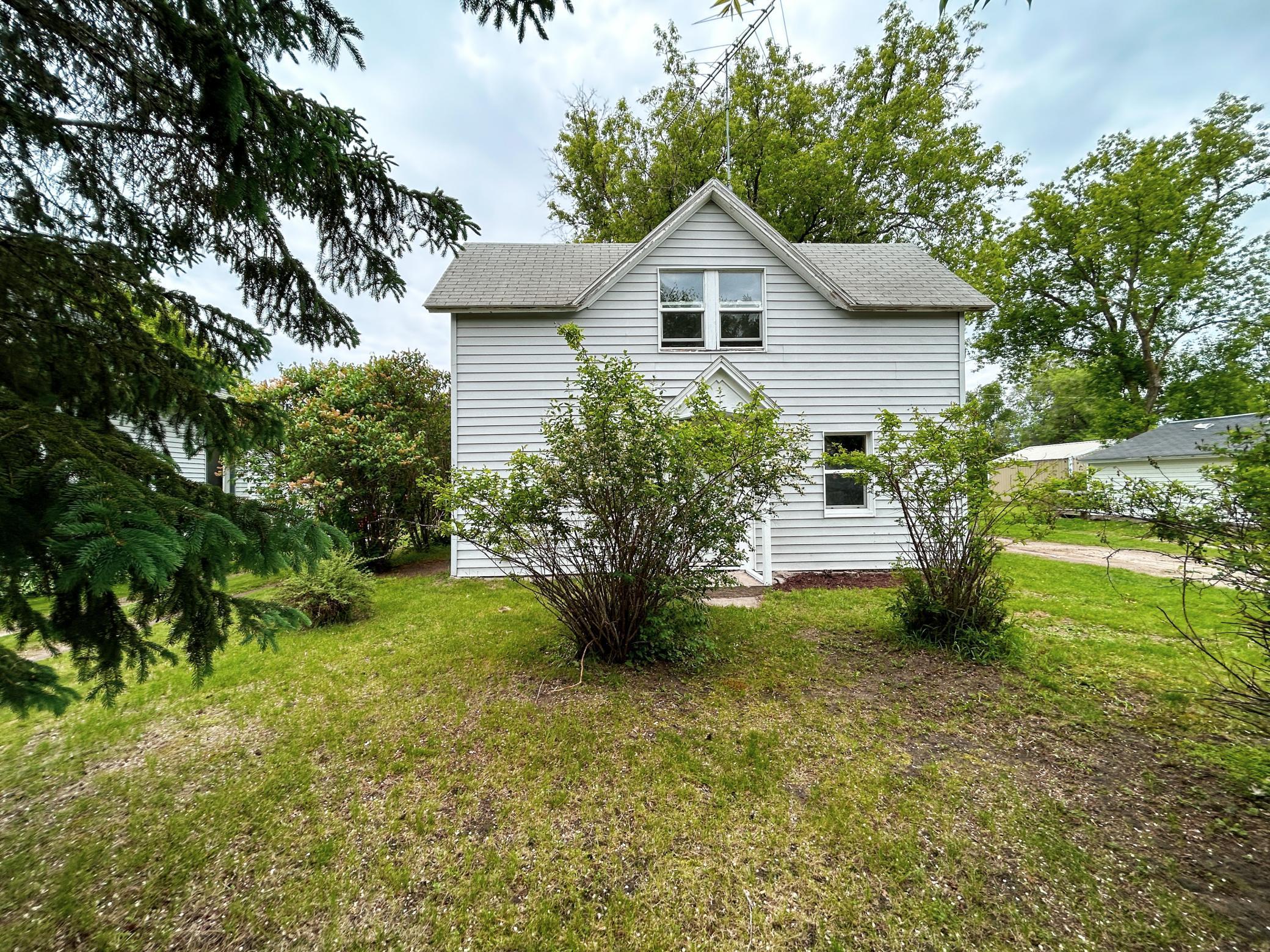 216 Main Avenue S