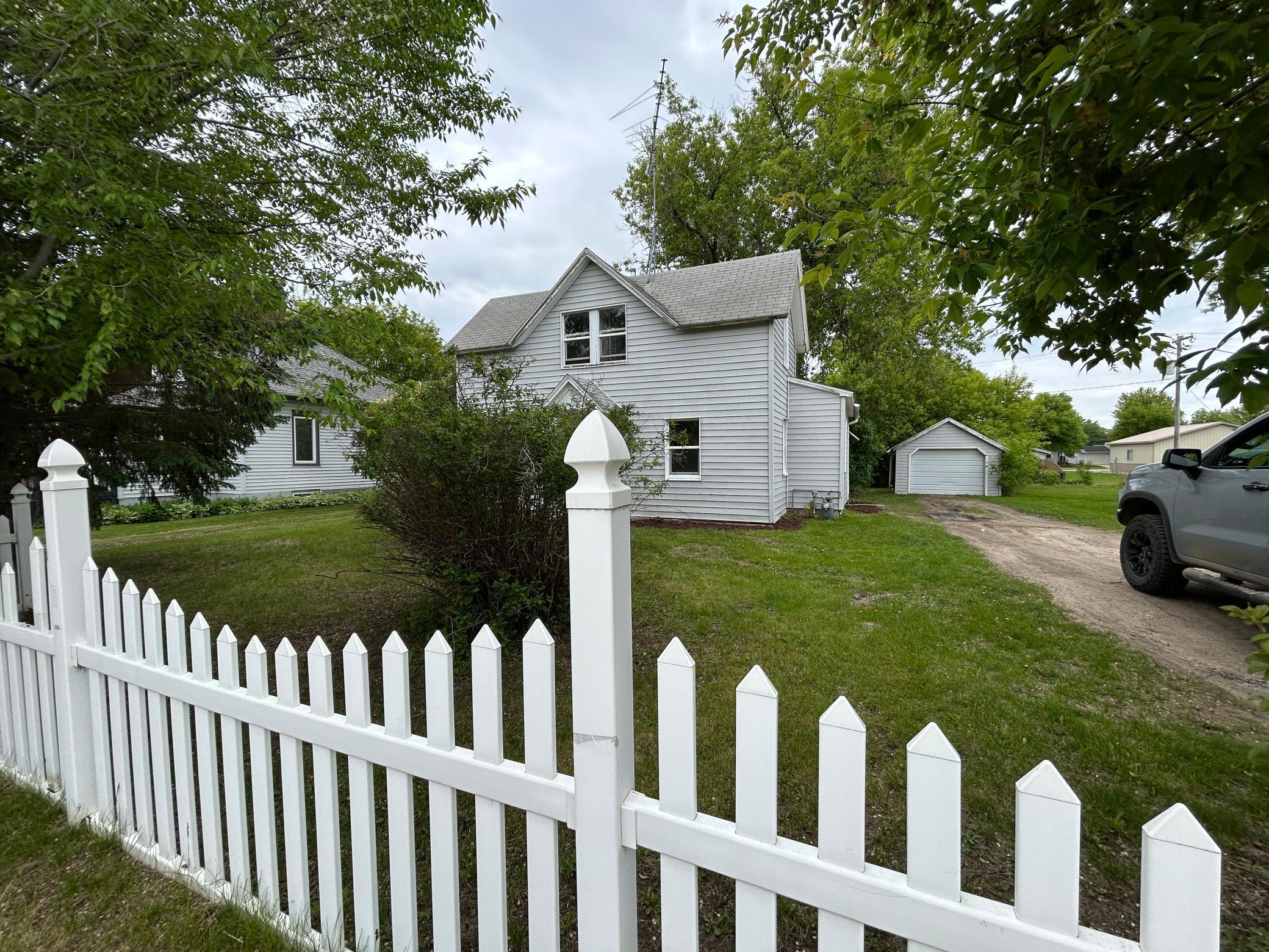 216 Main Avenue S