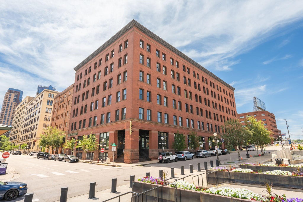 Photo of 289 5th Street E #305, Saint Paul, MN 55101 (MLS # 7144759)