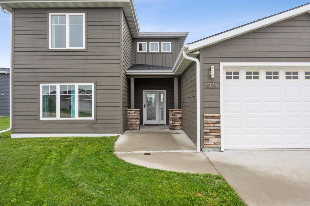 Photo of 1029 44th Avenue S, Moorhead, MN 56560 (MLS # 7021936)