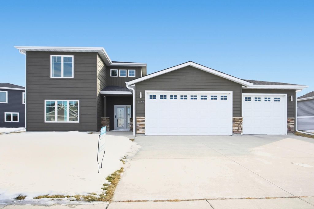 Photo of 1029 44th Avenue S, Moorhead, MN 56560 (MLS # 7021936)