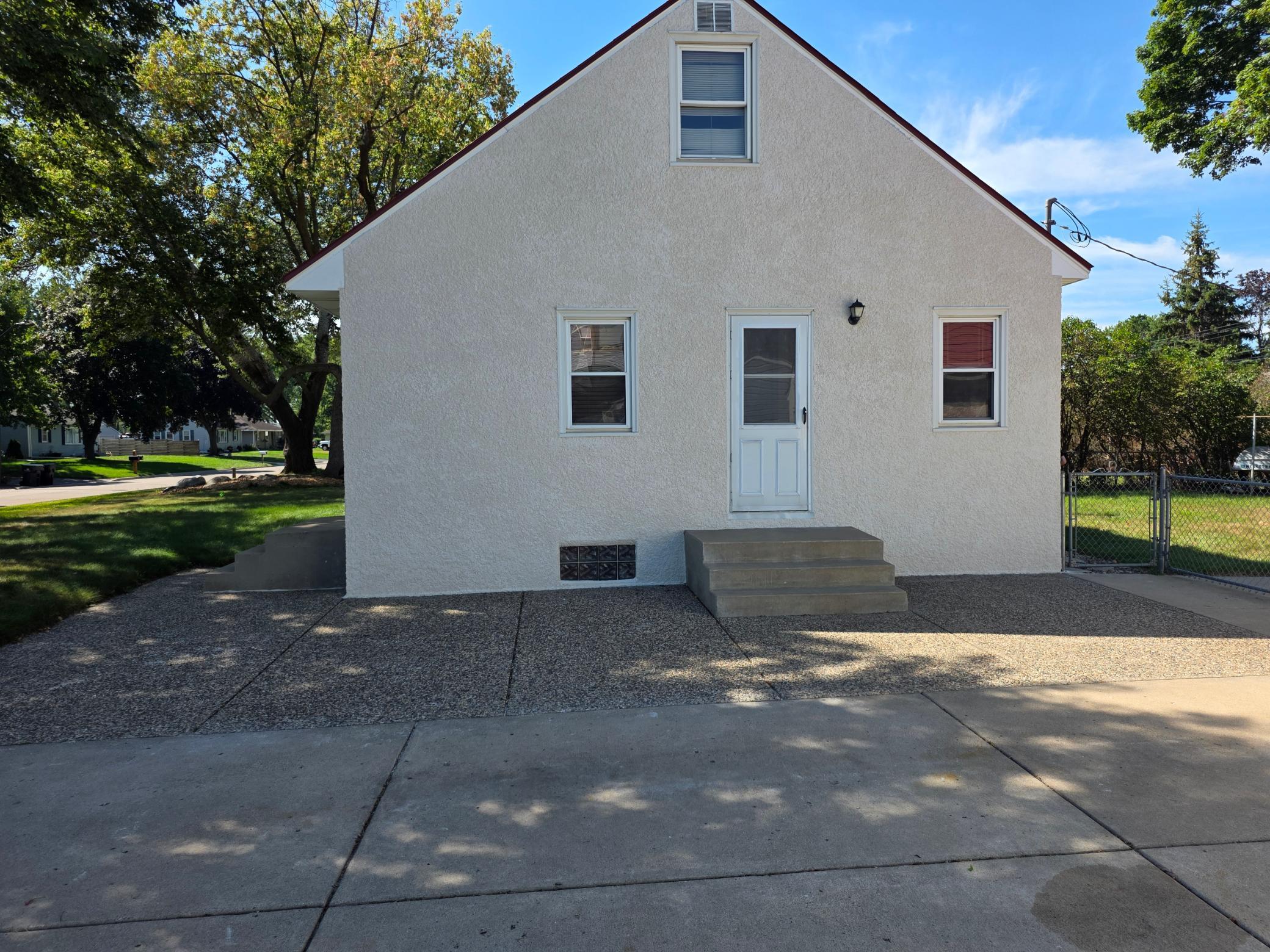 1747 Pinewood Drive