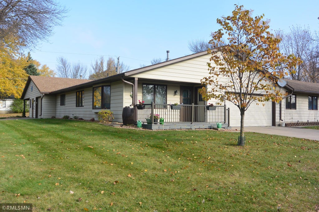 Photo of 1601 9th Street E, Glencoe, MN 55336 (MLS # 7164651)