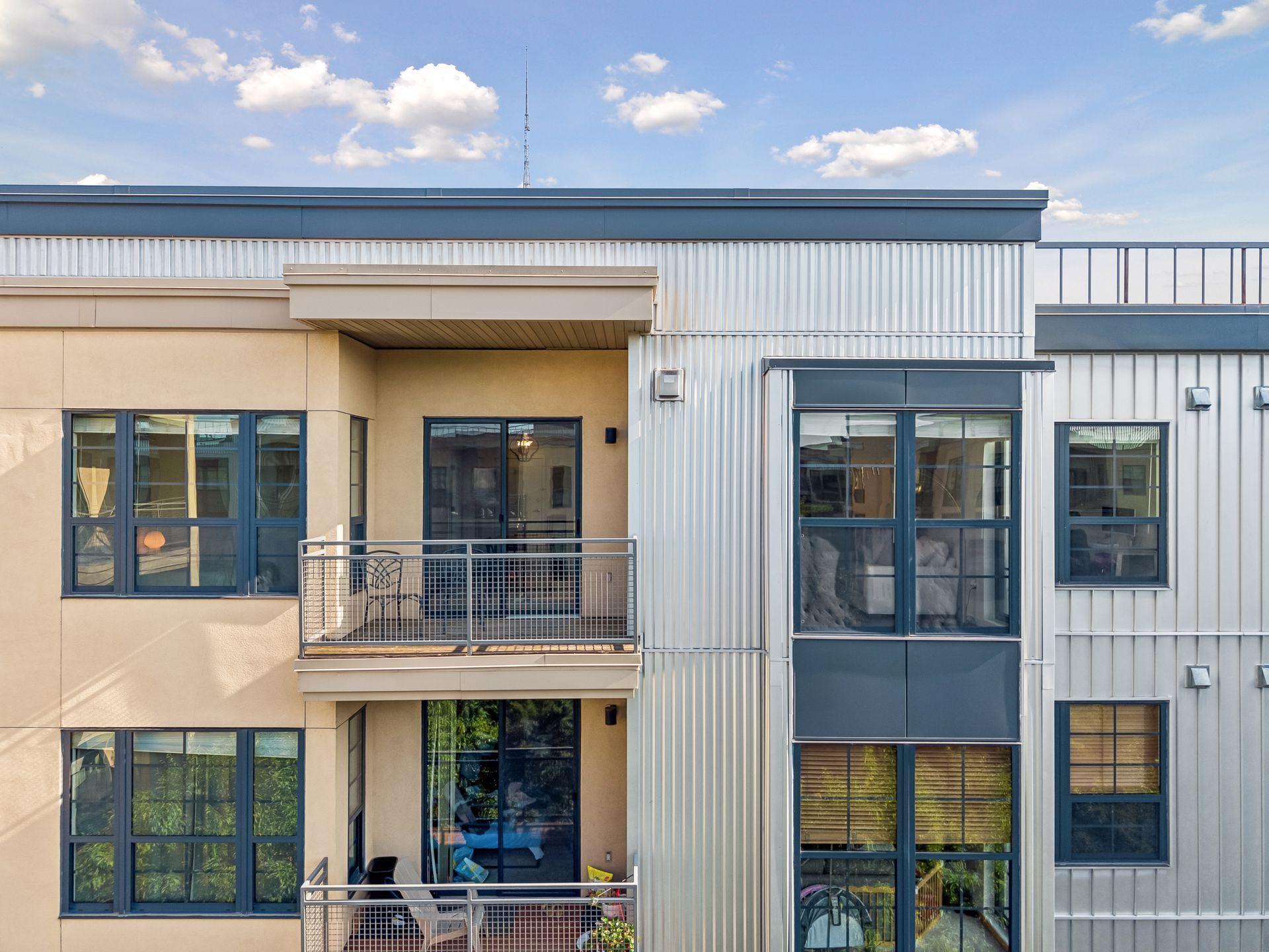 2566 Ellis Avenue 416