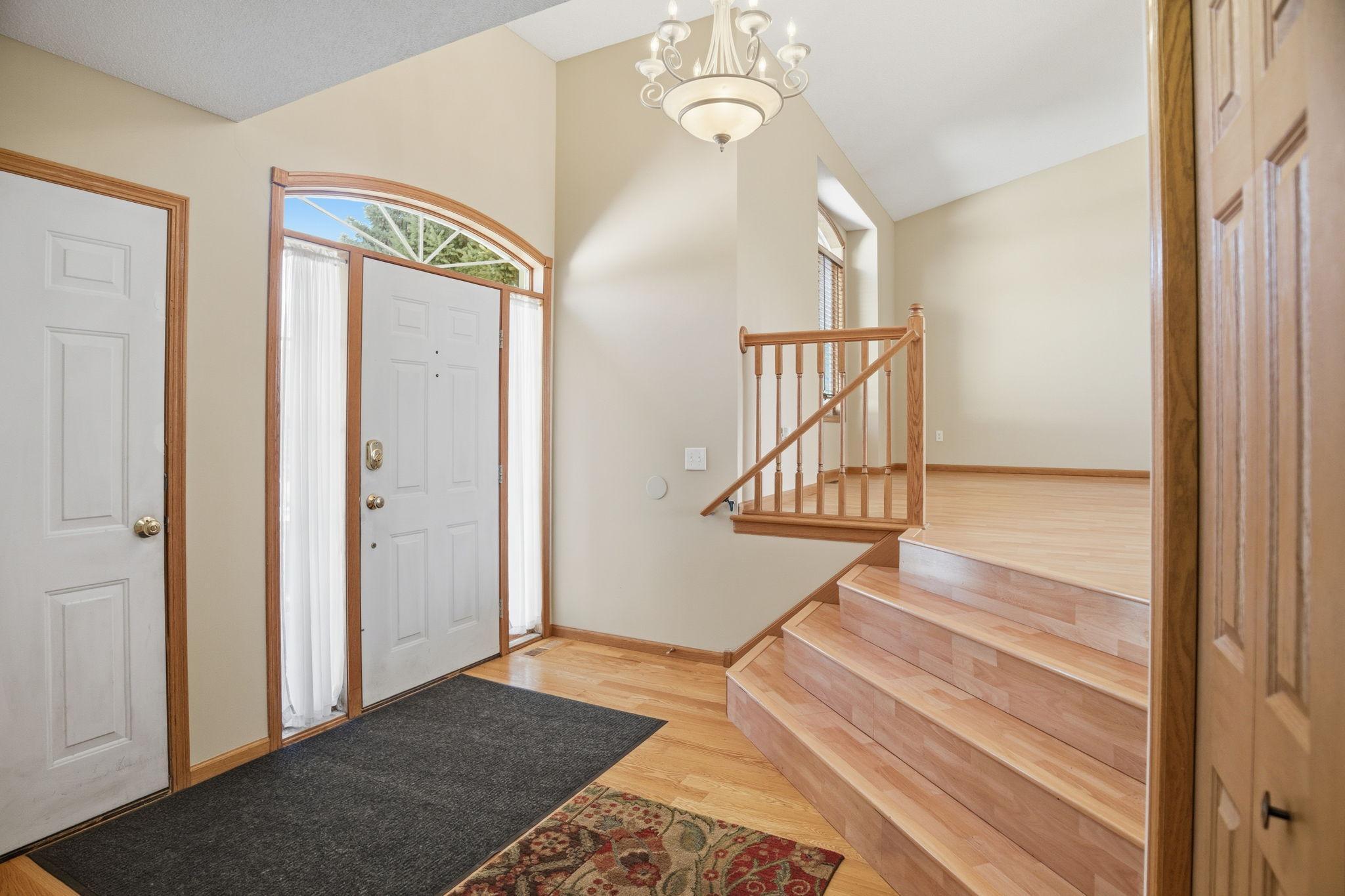 10248 Washington Court NE