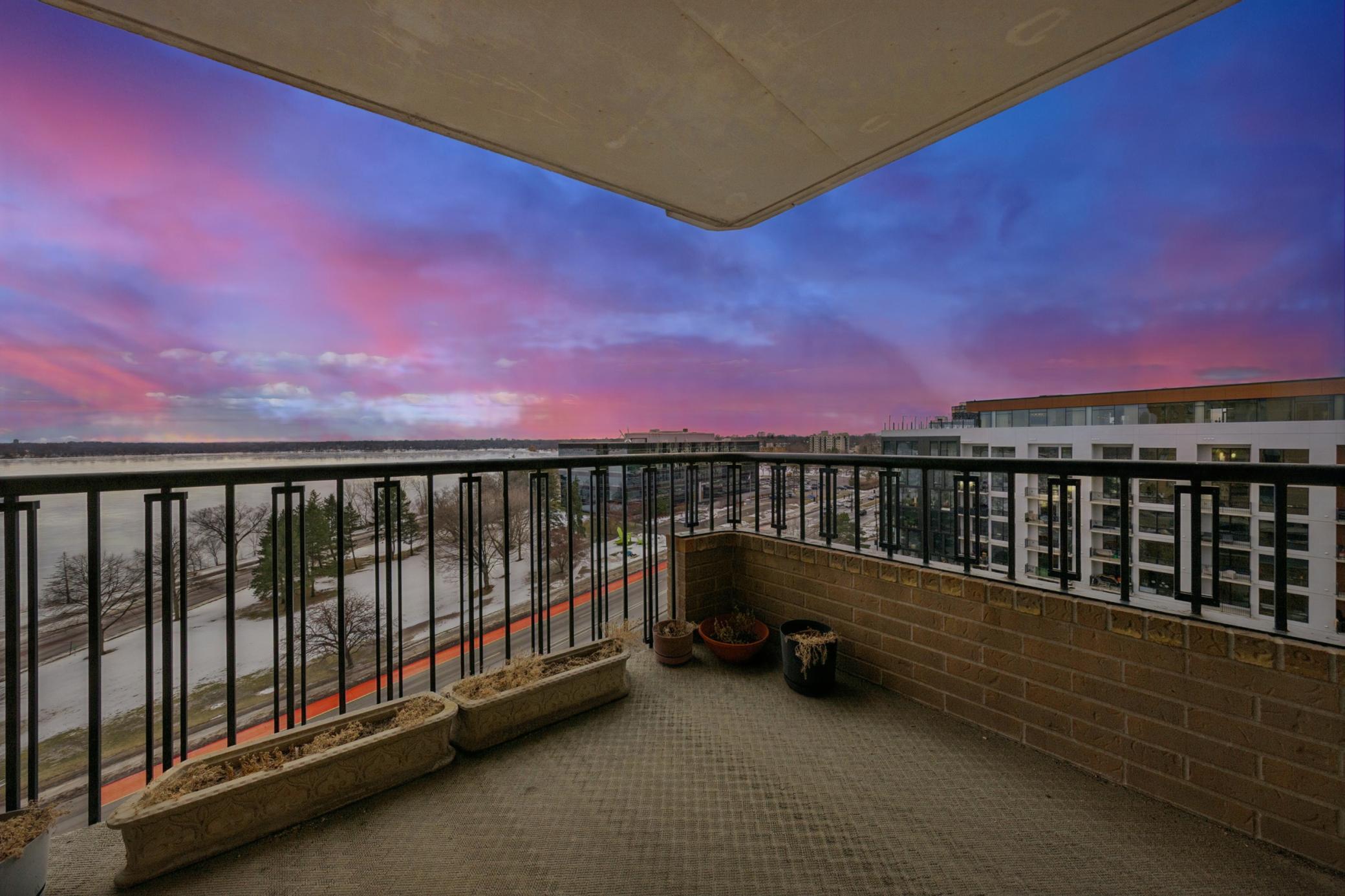 2950 Dean Parkway 1005