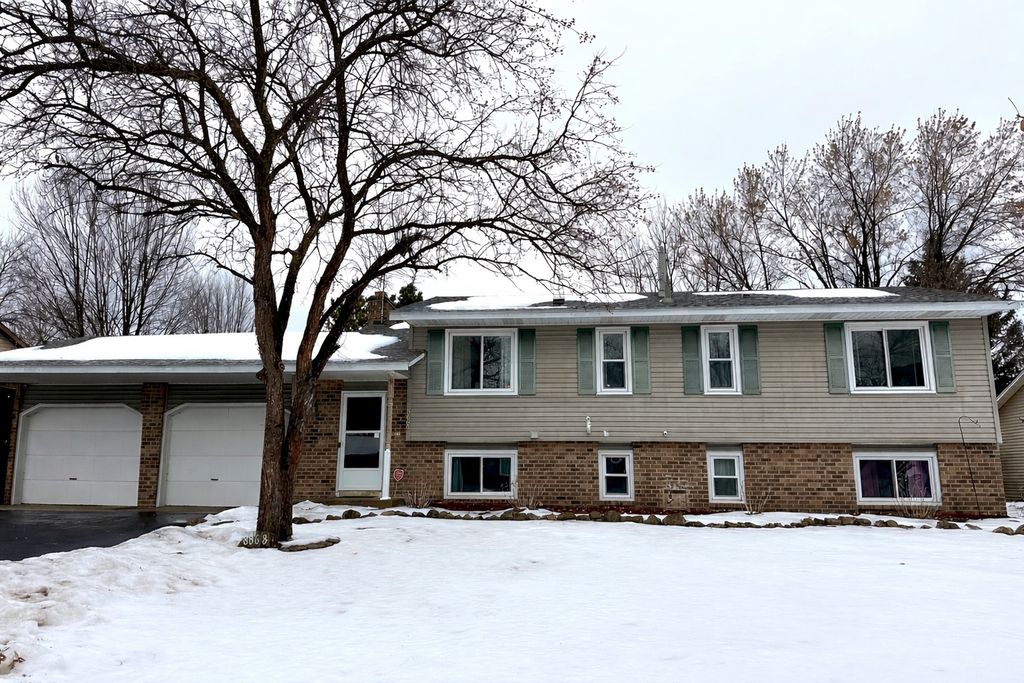 Photo of 8868 89th Street Circle S, Cottage Grove, MN 55016 (MLS # 7002671)