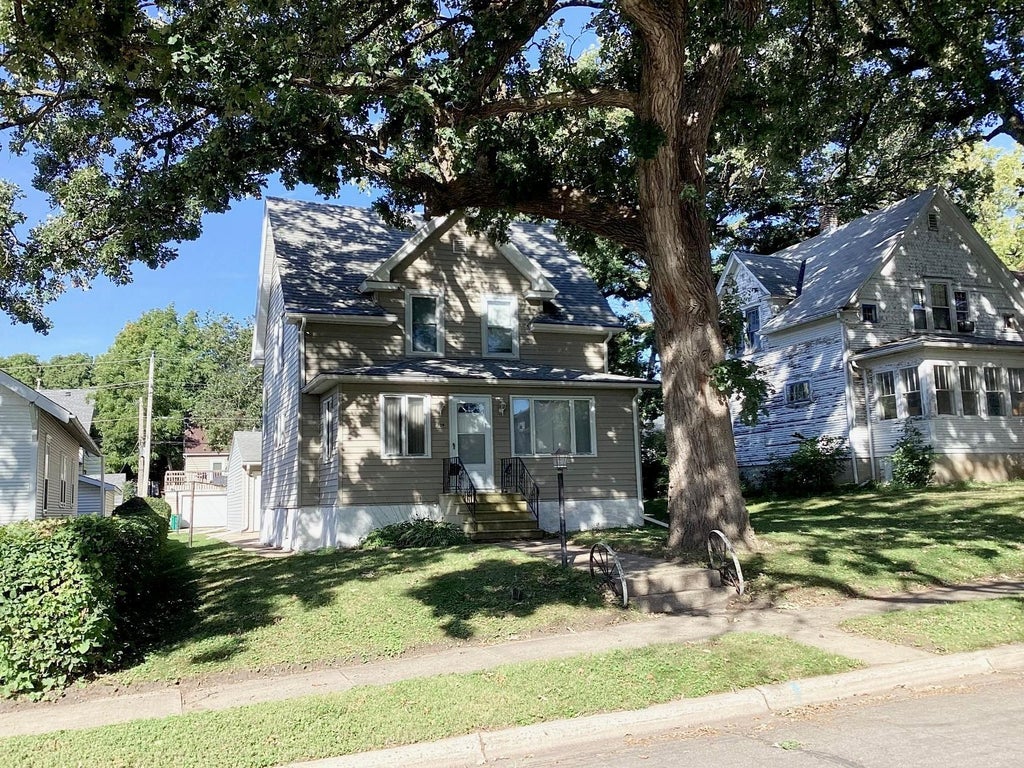 Photo of 709 Minnesota Avenue, Albert Lea, MN 56007 (MLS # 7146639)