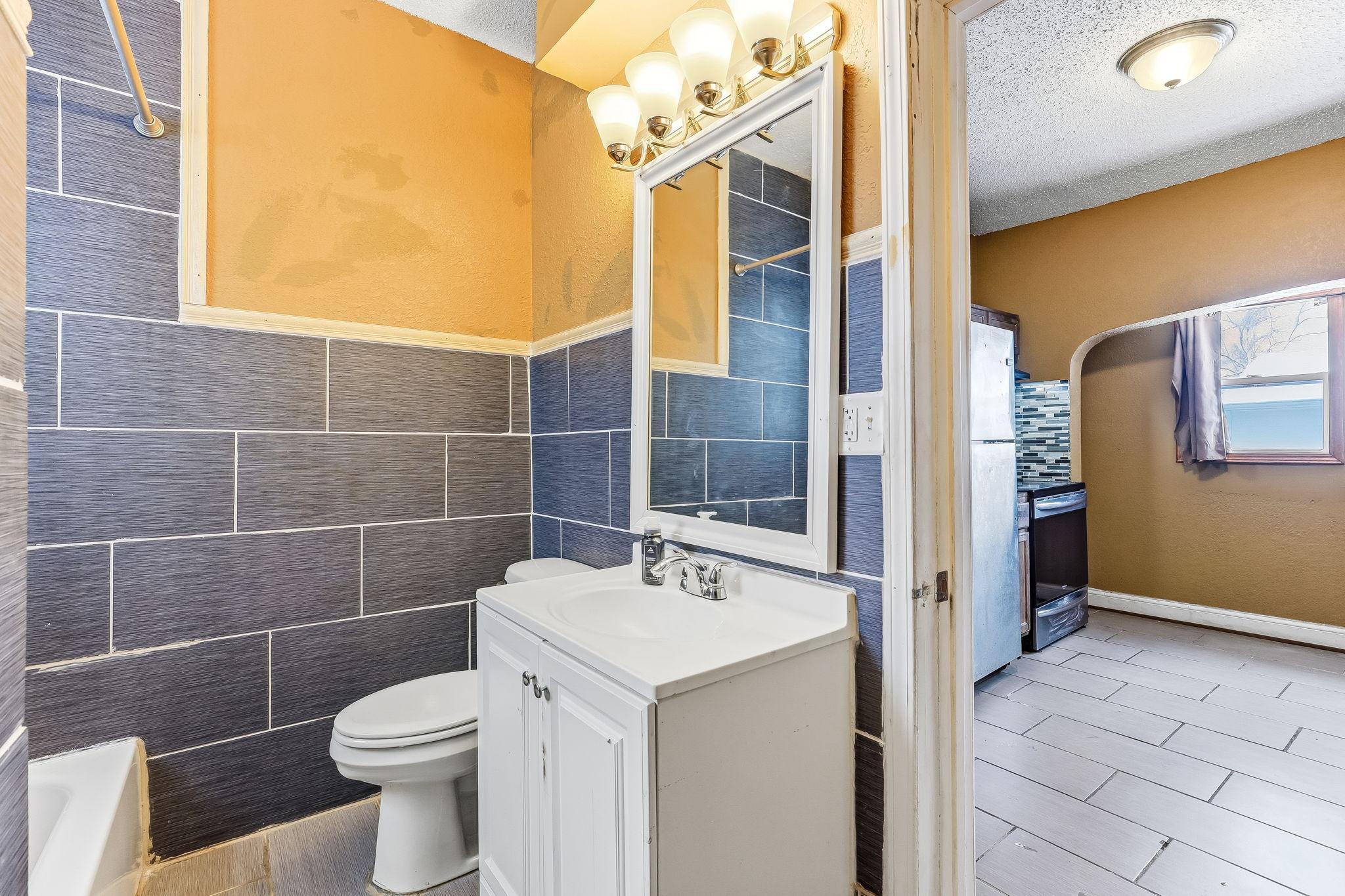 2210 Aldrich Avenue N