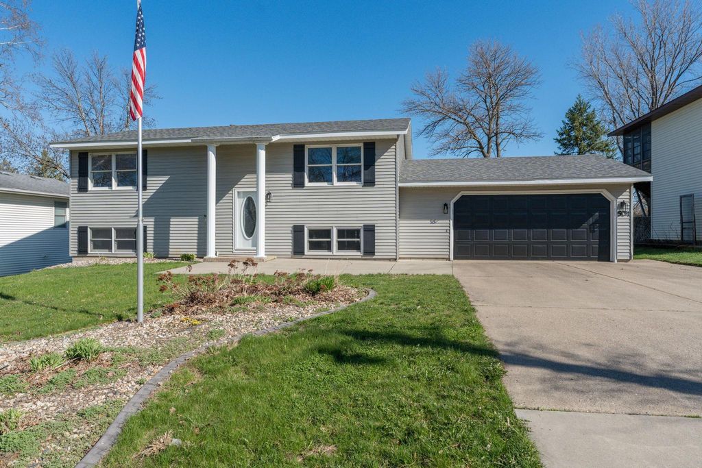 Photo of 504 W North Street, Janesville, MN 56048 (MLS # 7060364)