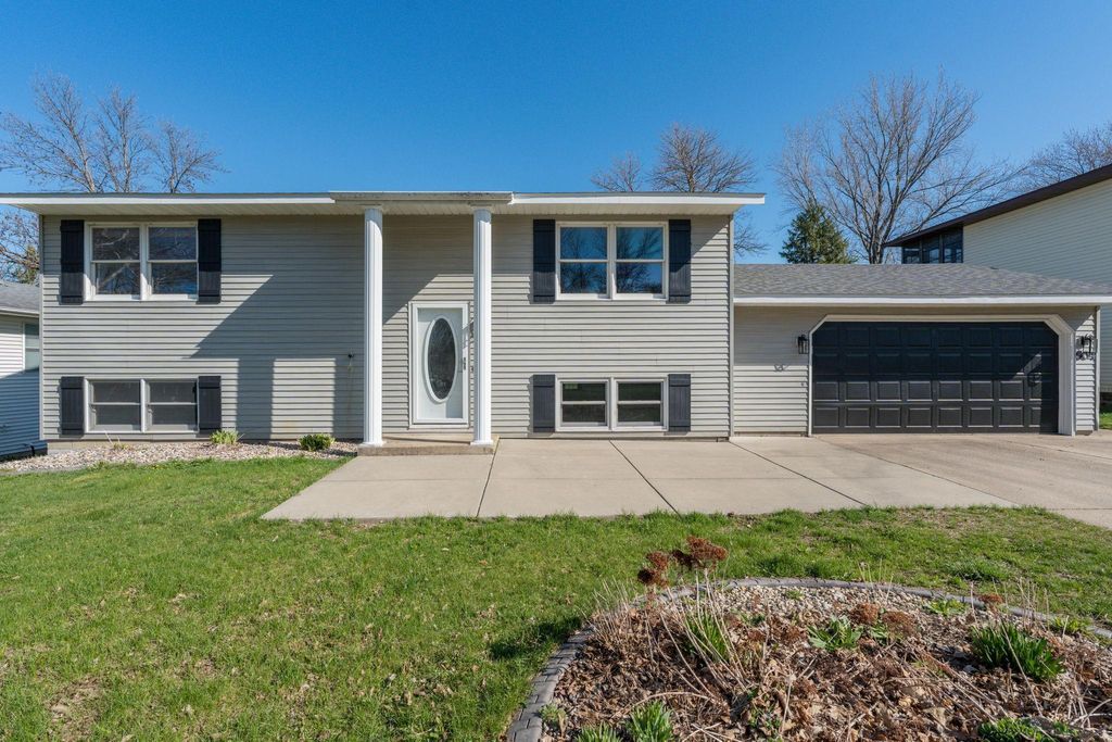 Photo of 504 W North Street, Janesville, MN 56048 (MLS # 7060364)