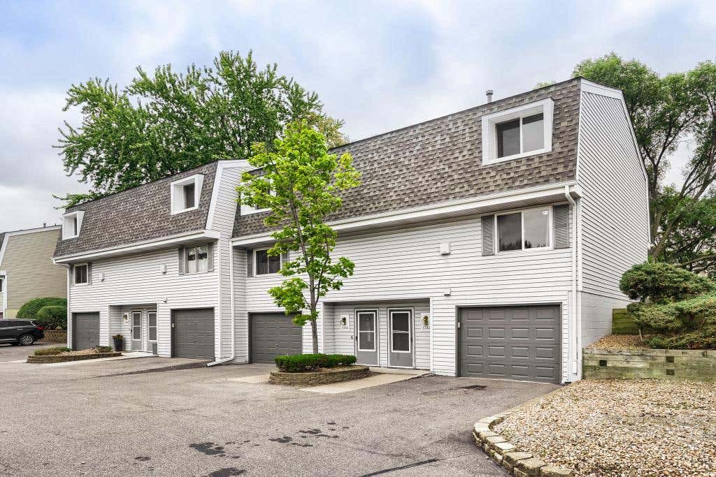 Photo of 2342 Dorland Place E, Maplewood, MN 55119 (MLS # 7084110)