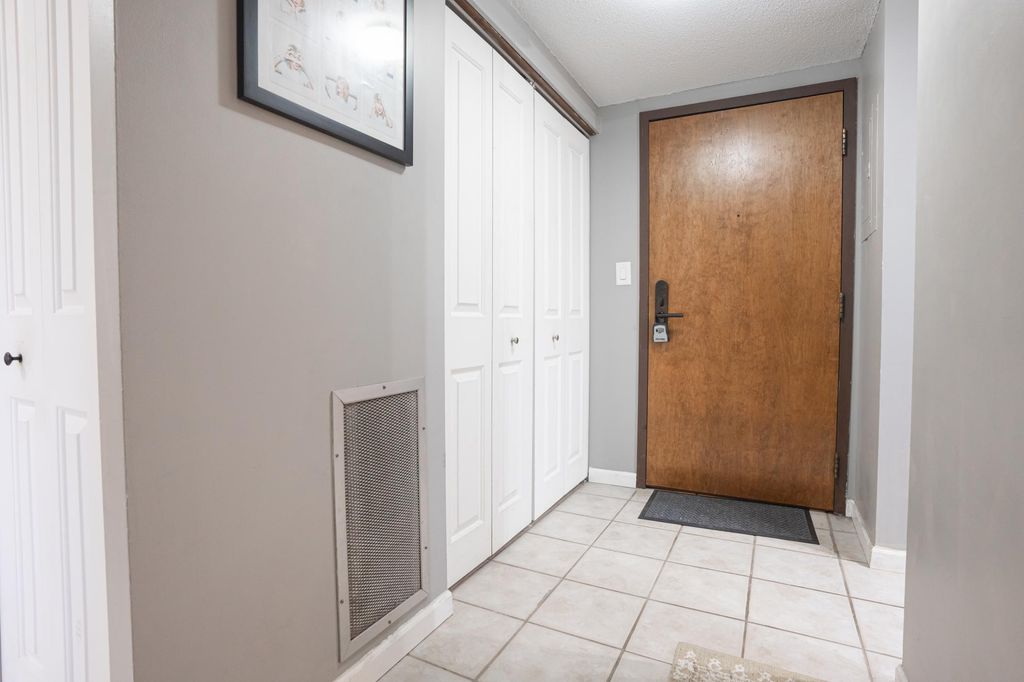 Photo of 1920 S 1st Street #409, Minneapolis, MN 55454 (MLS # 7019955)