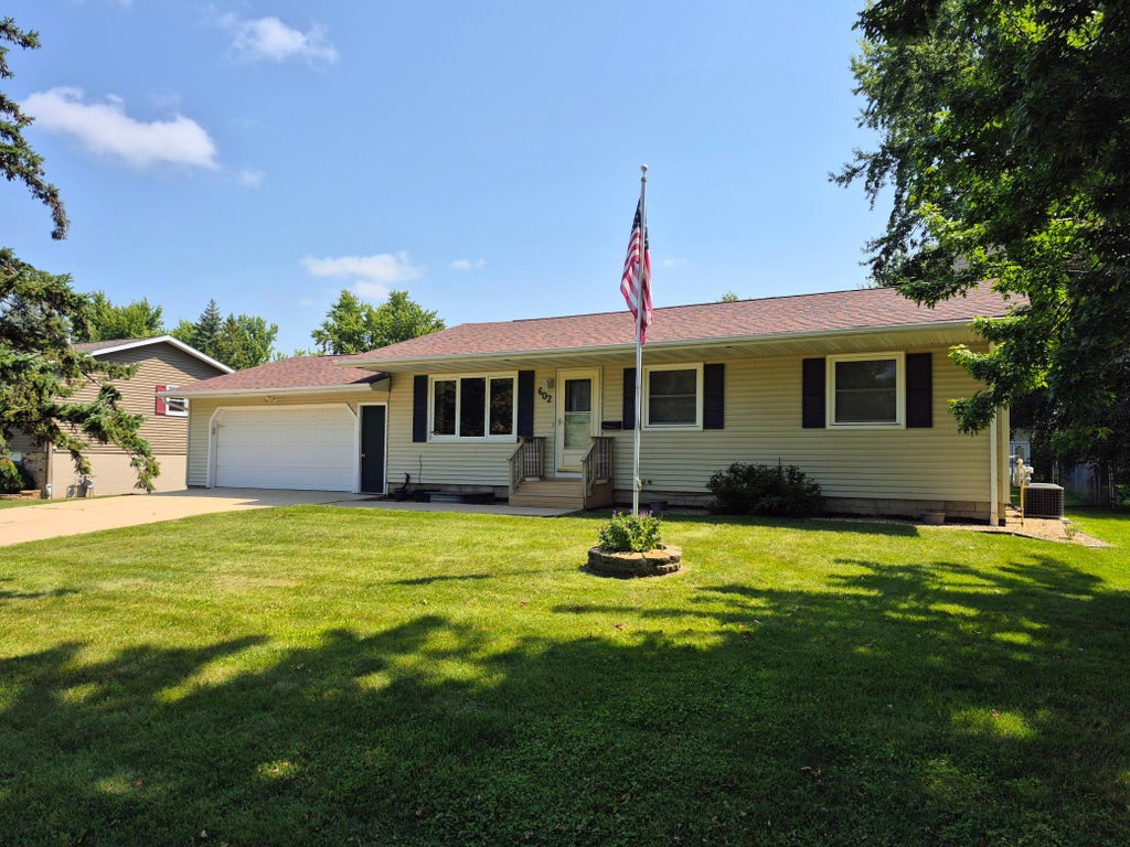 Photo of 602 7th Avenue NE, Stewartville, MN 55976 (MLS # 7122304)