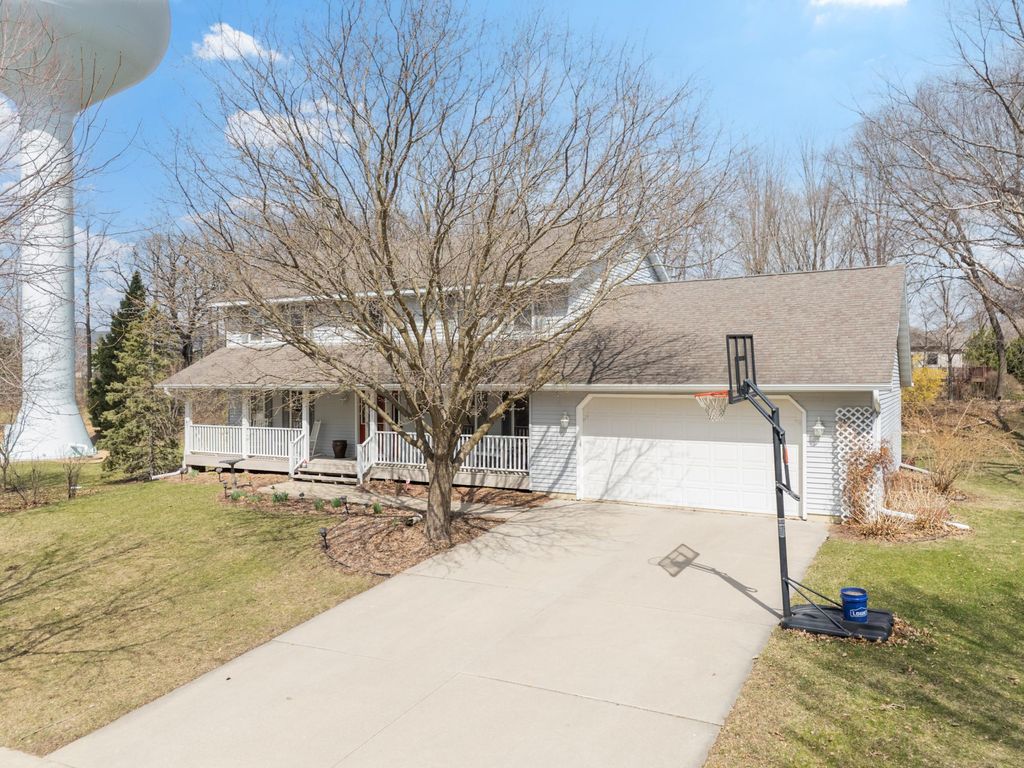 Photo of 2217 Baihly Summit Drive SW, Rochester, MN 55902 (MLS # 7050535)