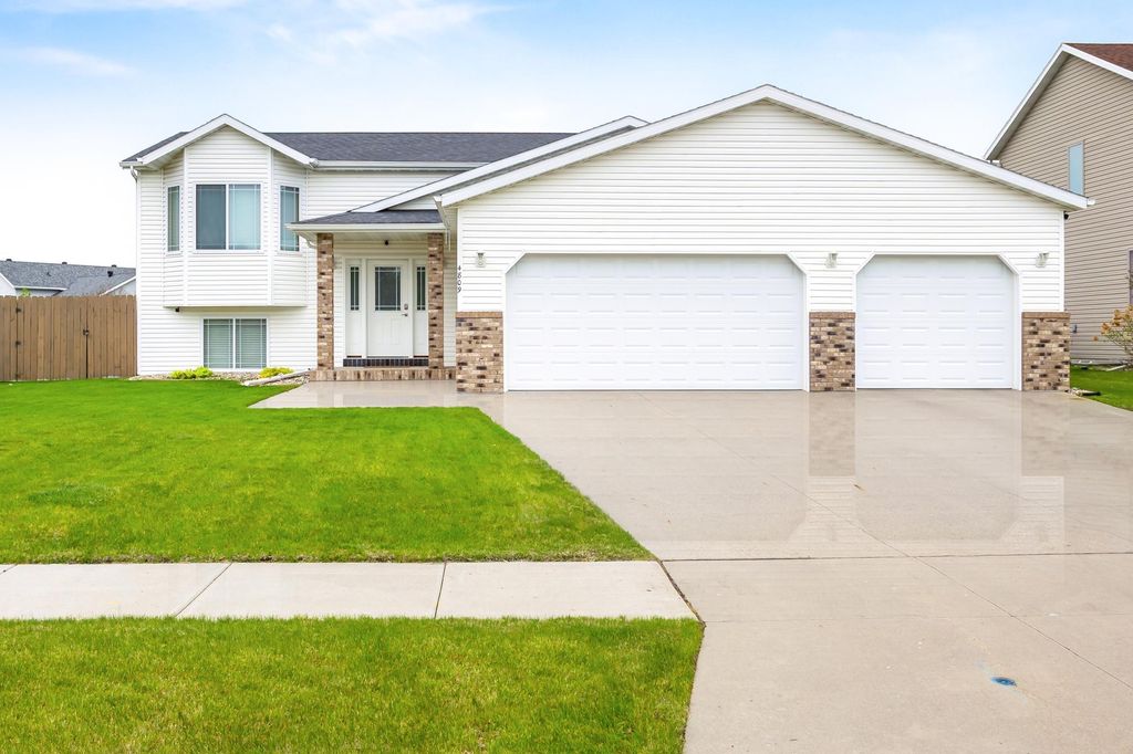 Photo of 4809 43rd Street S, Fargo, ND 58104 (MLS # 7073696)