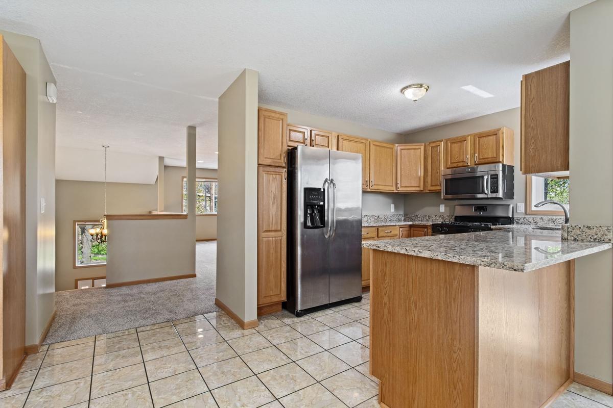 356 Arlington Avenue W