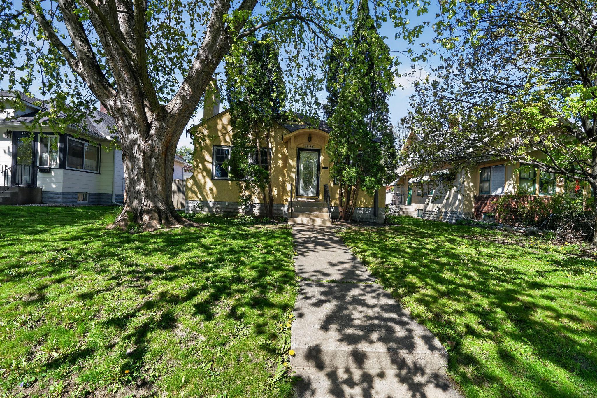 1393 Searle Street