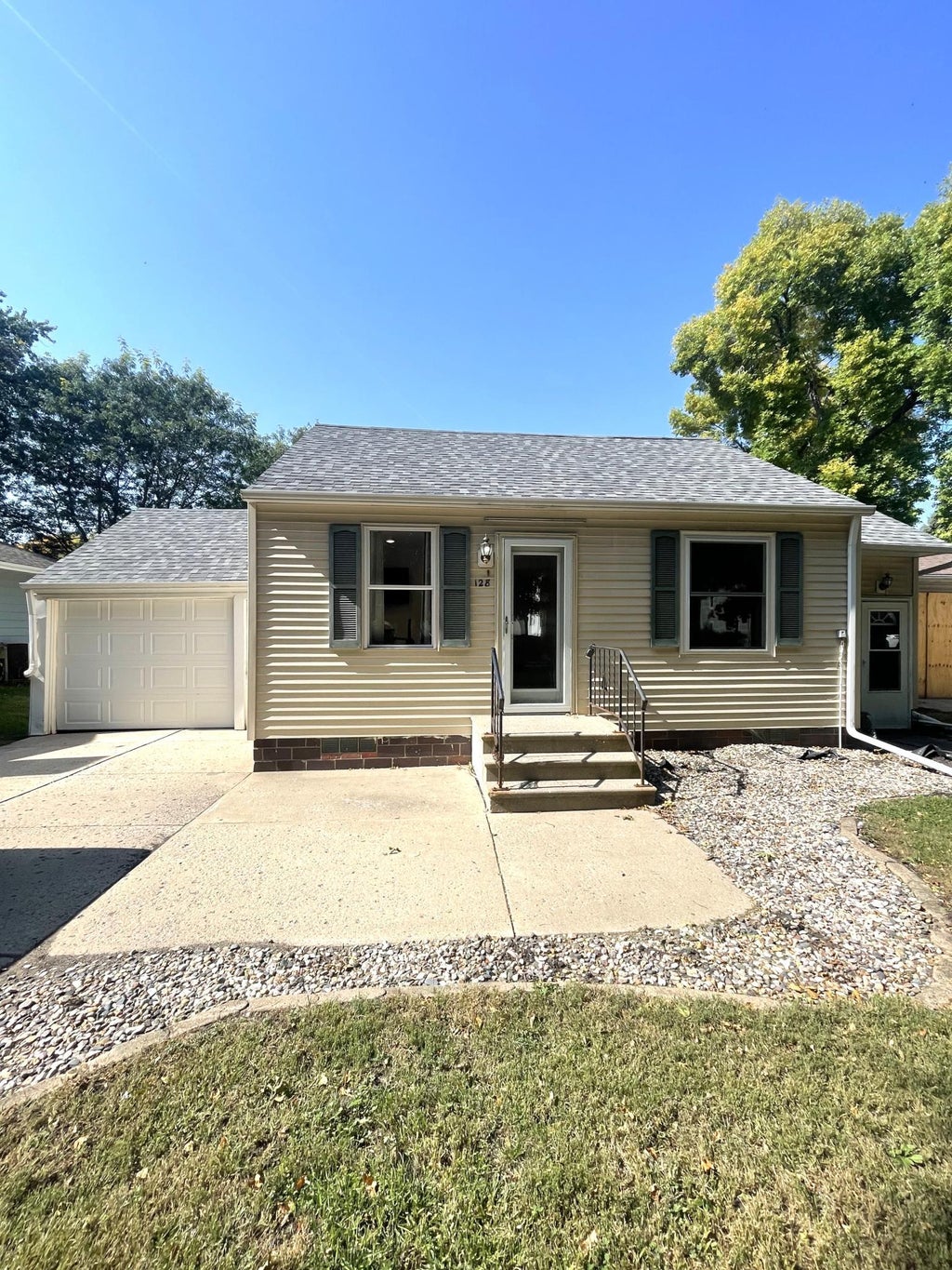 Photo of 128 S Main Street, Sherburn, MN 56171 (MLS # 7145171)