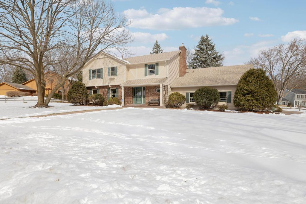 Photo of 15800 Seaton Place, Minnetonka, MN 55345 (MLS # 7029596)