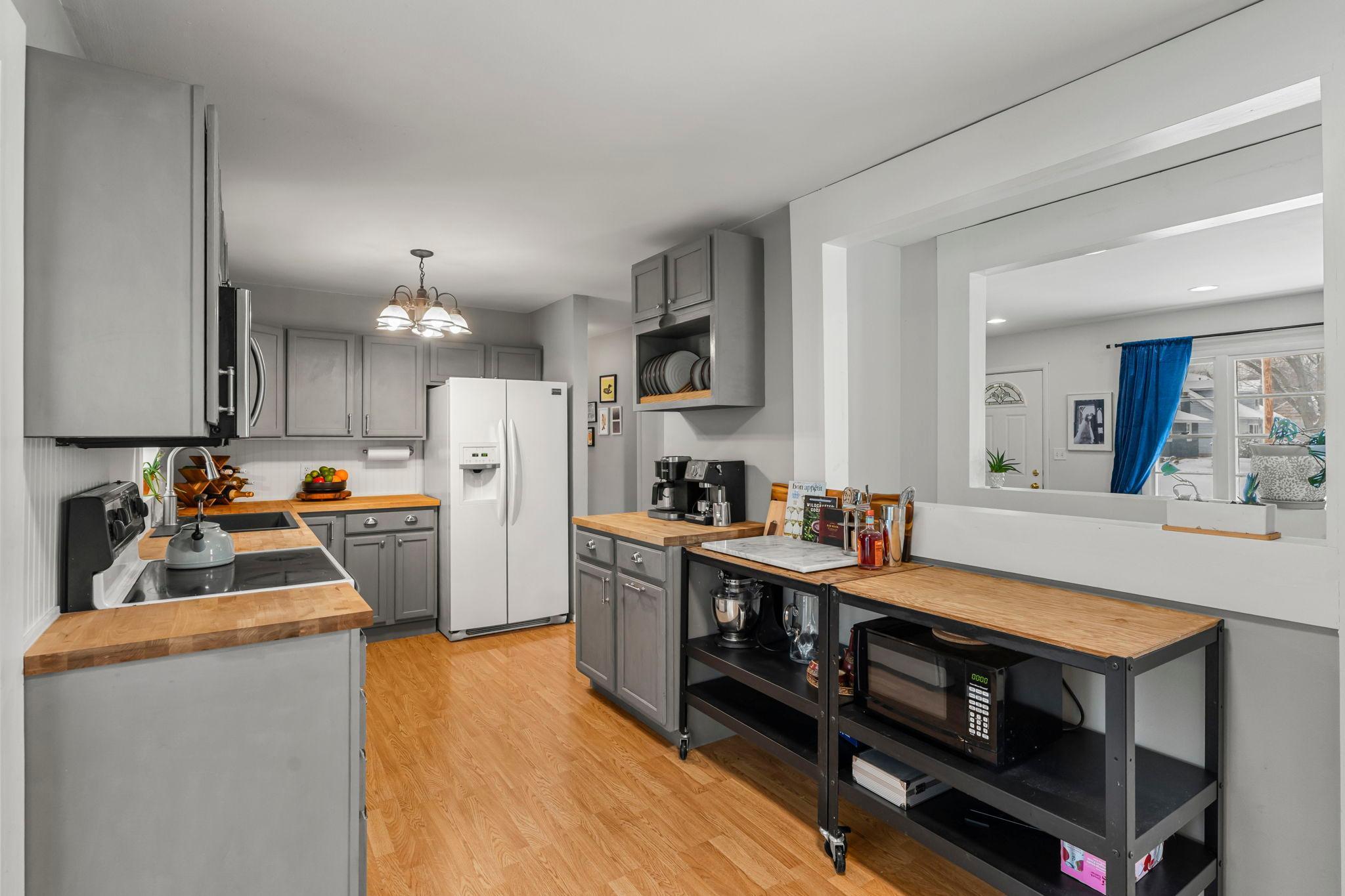 5573 Fairview Avenue N