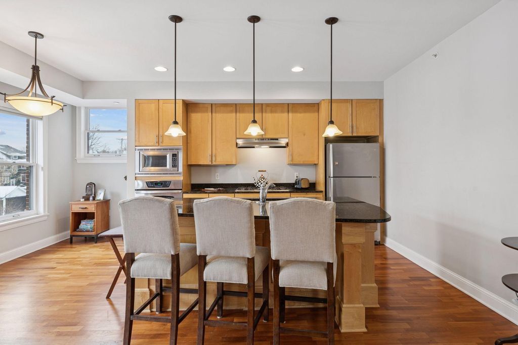 Photo of 1060 Grand Avenue #204, Saint Paul, MN 55105 (MLS # 7031383)