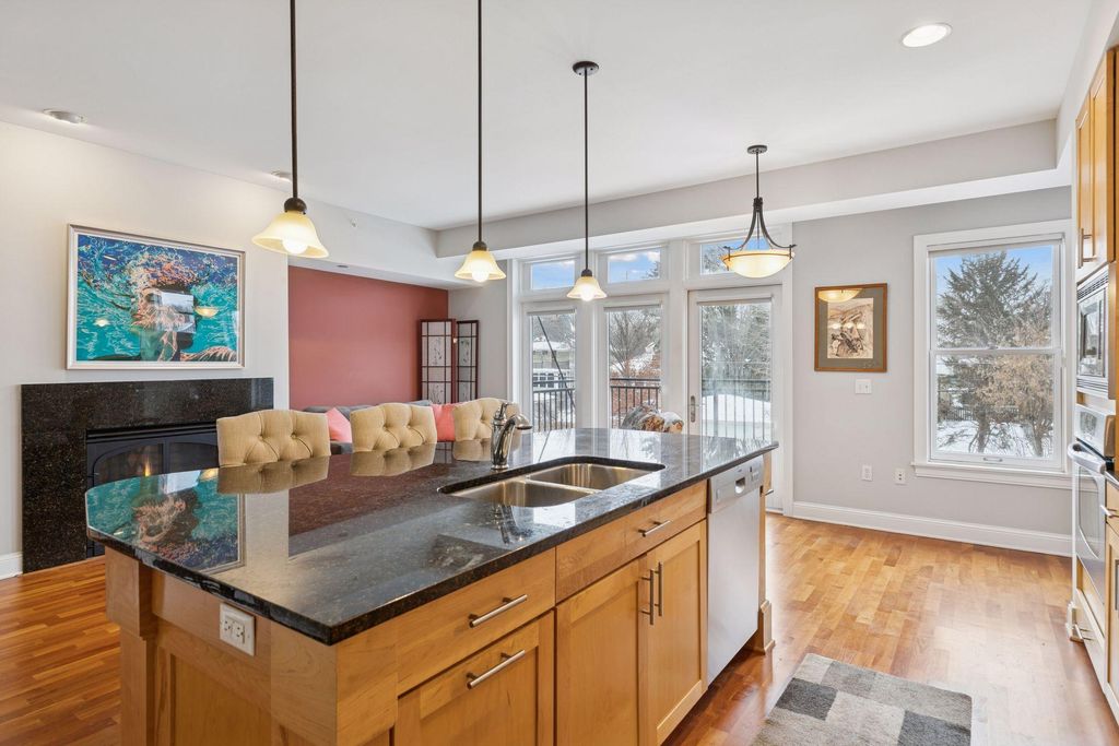 Photo of 1060 Grand Avenue #204, Saint Paul, MN 55105 (MLS # 7031383)