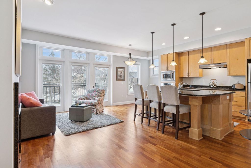 Photo of 1060 Grand Avenue #204, Saint Paul, MN 55105 (MLS # 7031383)