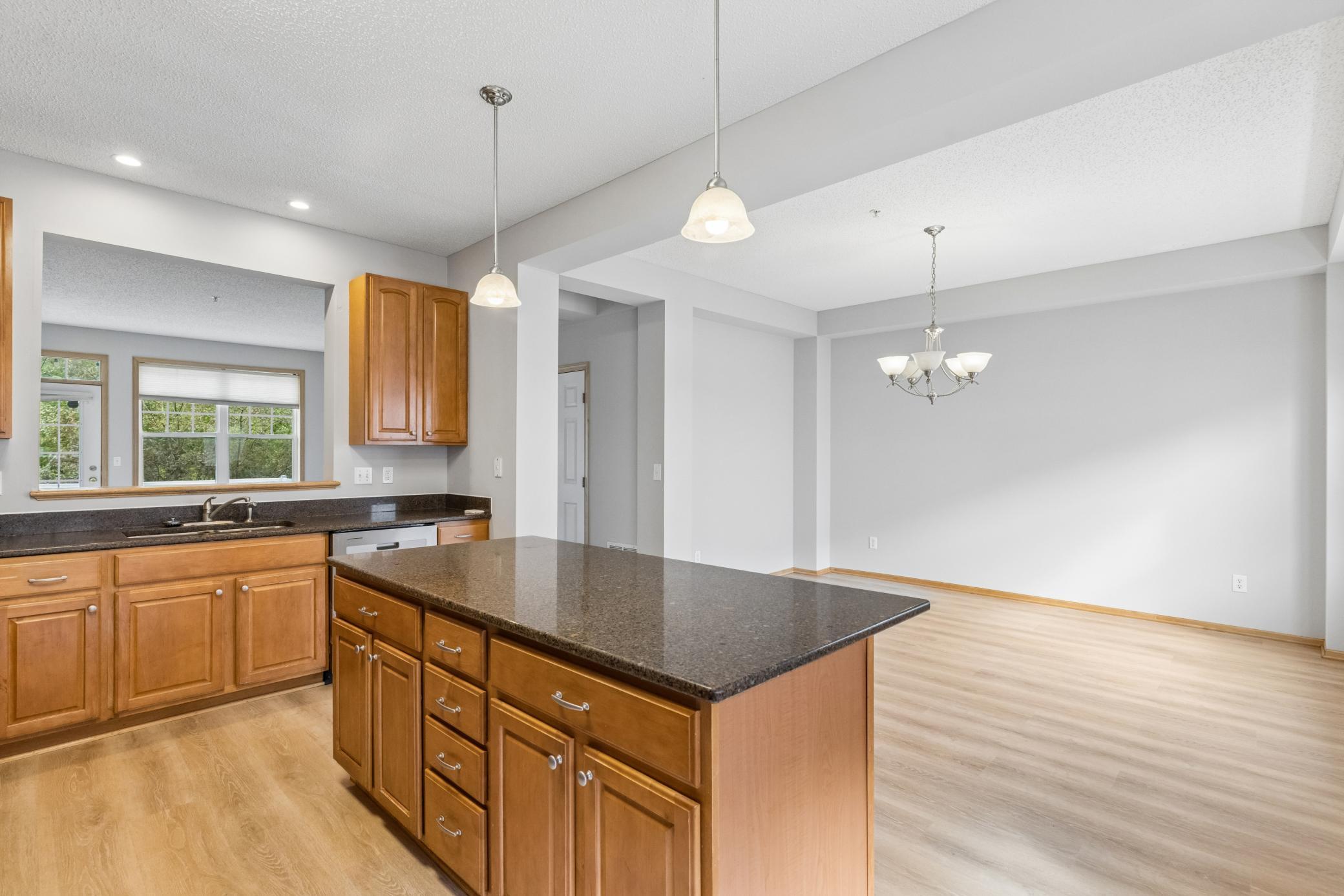 1662 Village Trail E 3