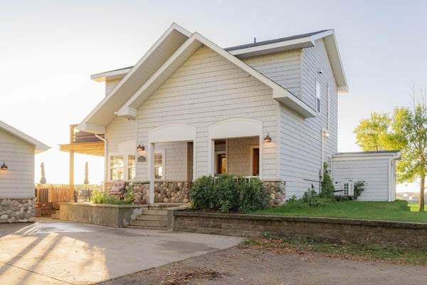 2981 E LAKESIDE RD, JAMESTOWN, ND 58401 - Image 9517ca86ff80d46bccb595baf2cb8a3f/4103450838