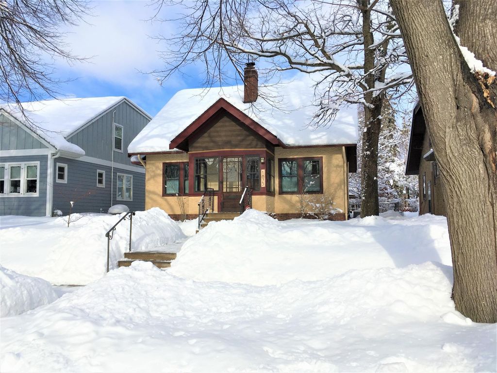 Photo of 1875 Juliet Avenue, Saint Paul, MN 55105 (MLS # 6764180)