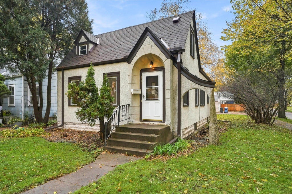 Photo of 5257 44th Avenue S, Minneapolis, MN 55417 (MLS # 7147741)