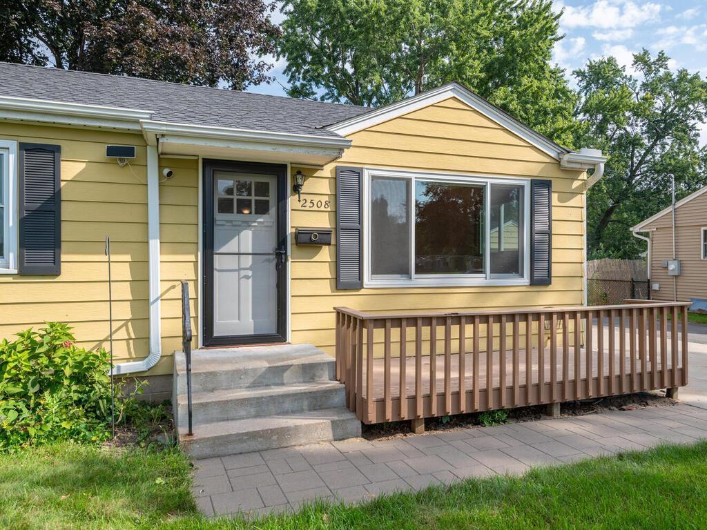 2508 W 70 1/2 Street