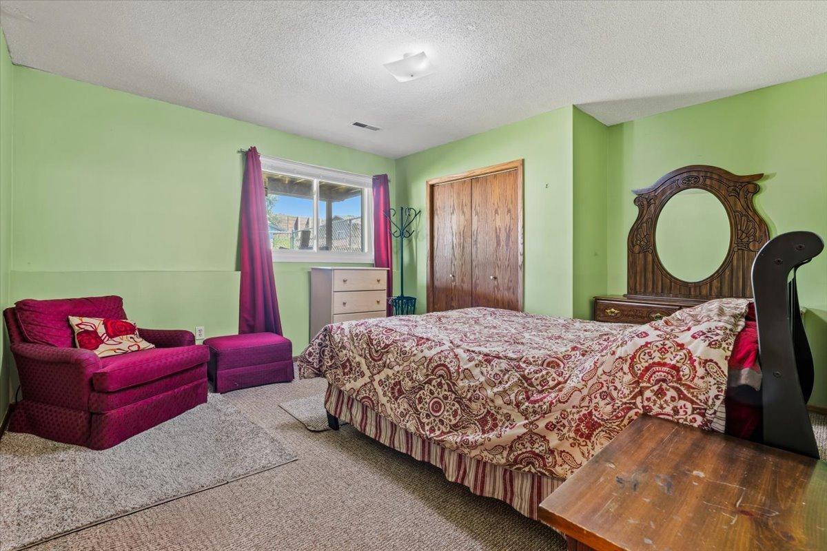 7194 Upper 17th Street N
