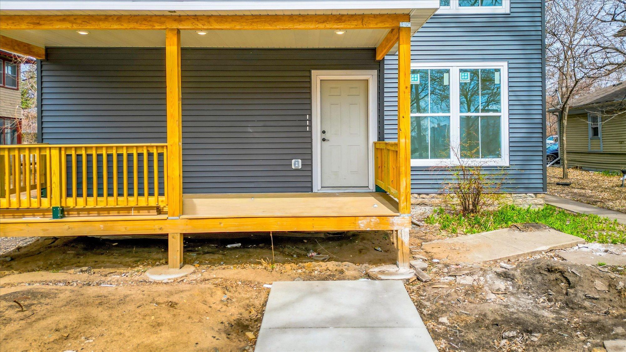 811-815 6th Street SE