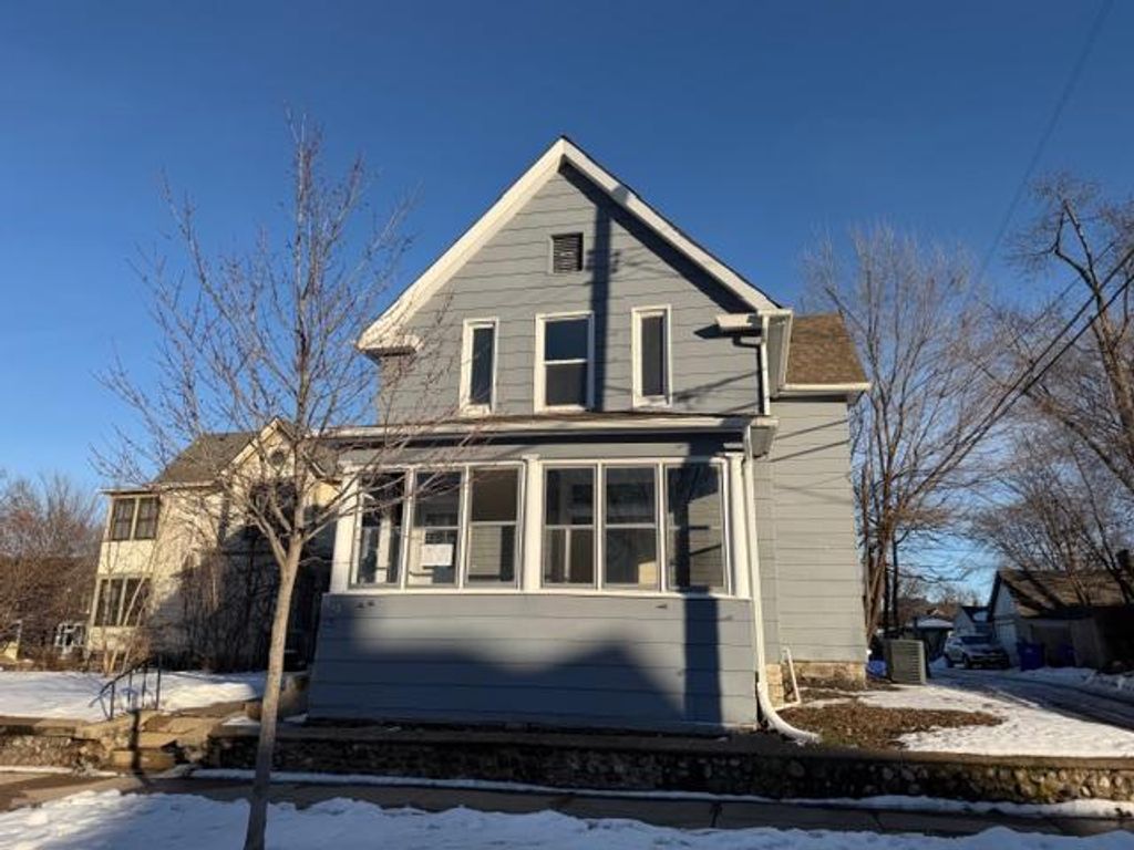 Photo of 468 Bellows Street, Saint Paul, MN 55107 (MLS # 7011573)