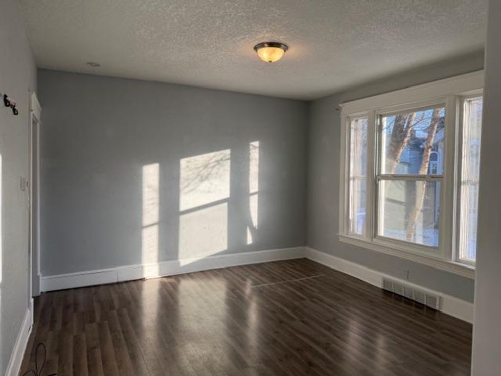 Photo of 468 Bellows Street, Saint Paul, MN 55107 (MLS # 7011573)