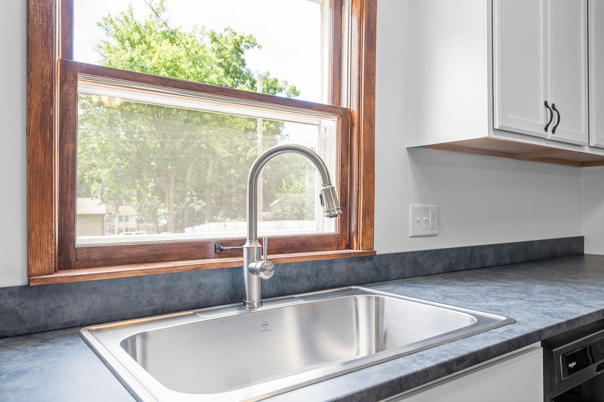 Owatonna, Minnesota 55060, United States, 3 Bedrooms Bedrooms, ,2 BathroomsBathrooms,Residential,Active,164485