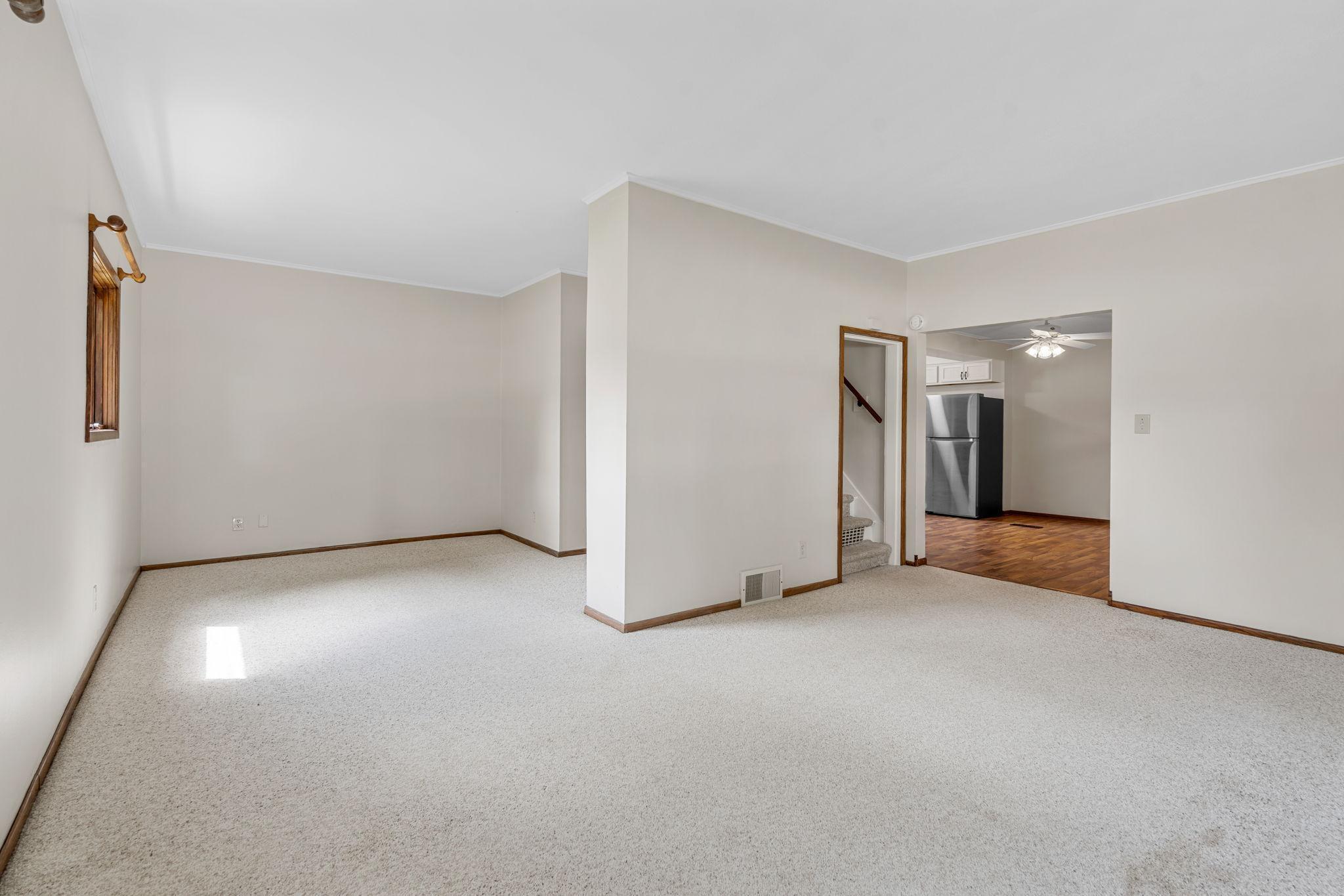 Owatonna, Minnesota 55060, United States, 3 Bedrooms Bedrooms, ,2 BathroomsBathrooms,Residential,Active,164485