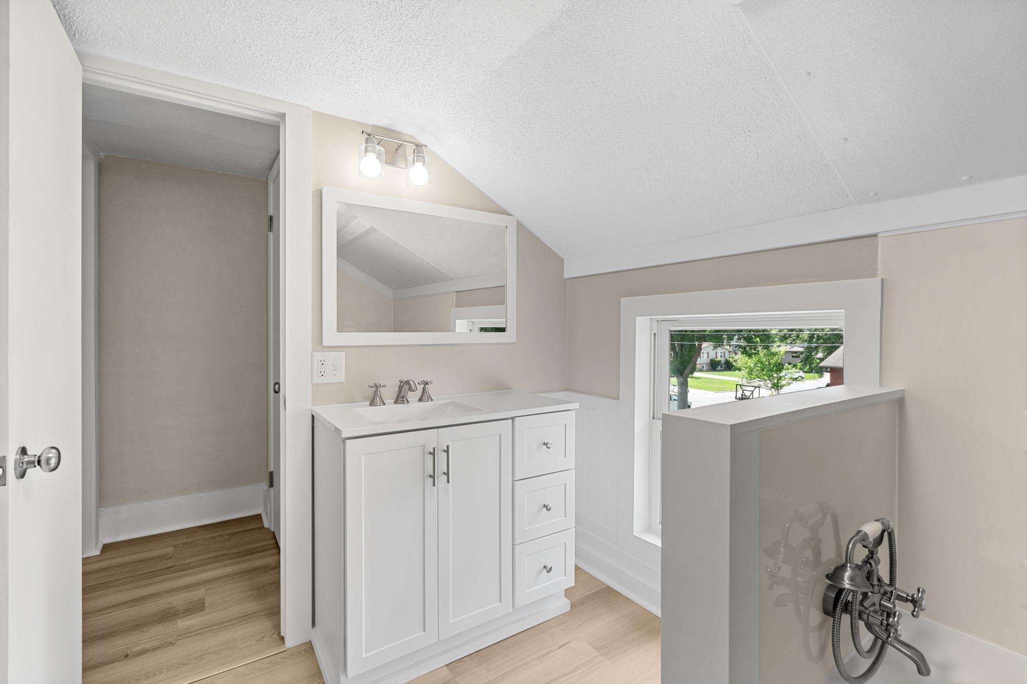 Owatonna, Minnesota 55060, United States, 3 Bedrooms Bedrooms, ,2 BathroomsBathrooms,Residential,Active,164485