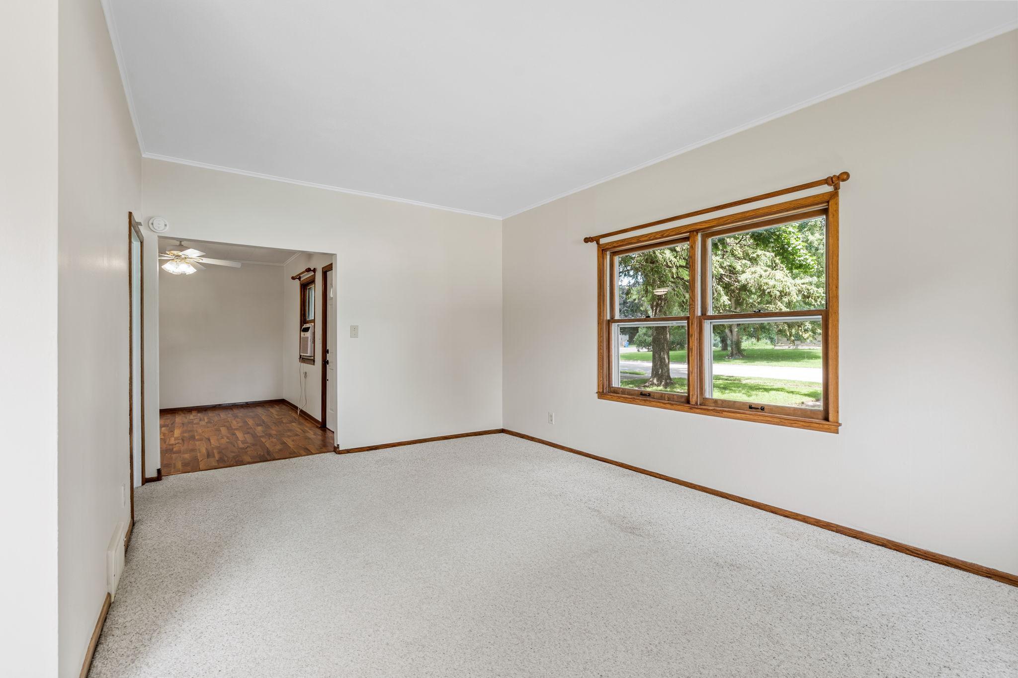 Owatonna, Minnesota 55060, United States, 3 Bedrooms Bedrooms, ,2 BathroomsBathrooms,Residential,Active,164485