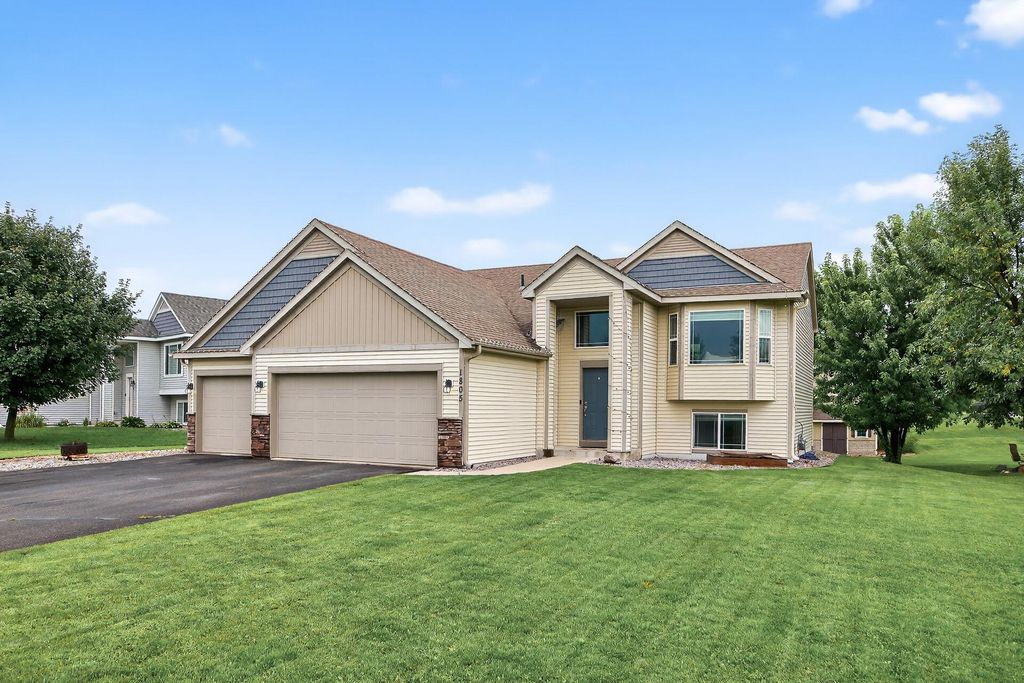 Photo of 1805 10th Street NE, Buffalo, MN 55313 (MLS # 7003143)