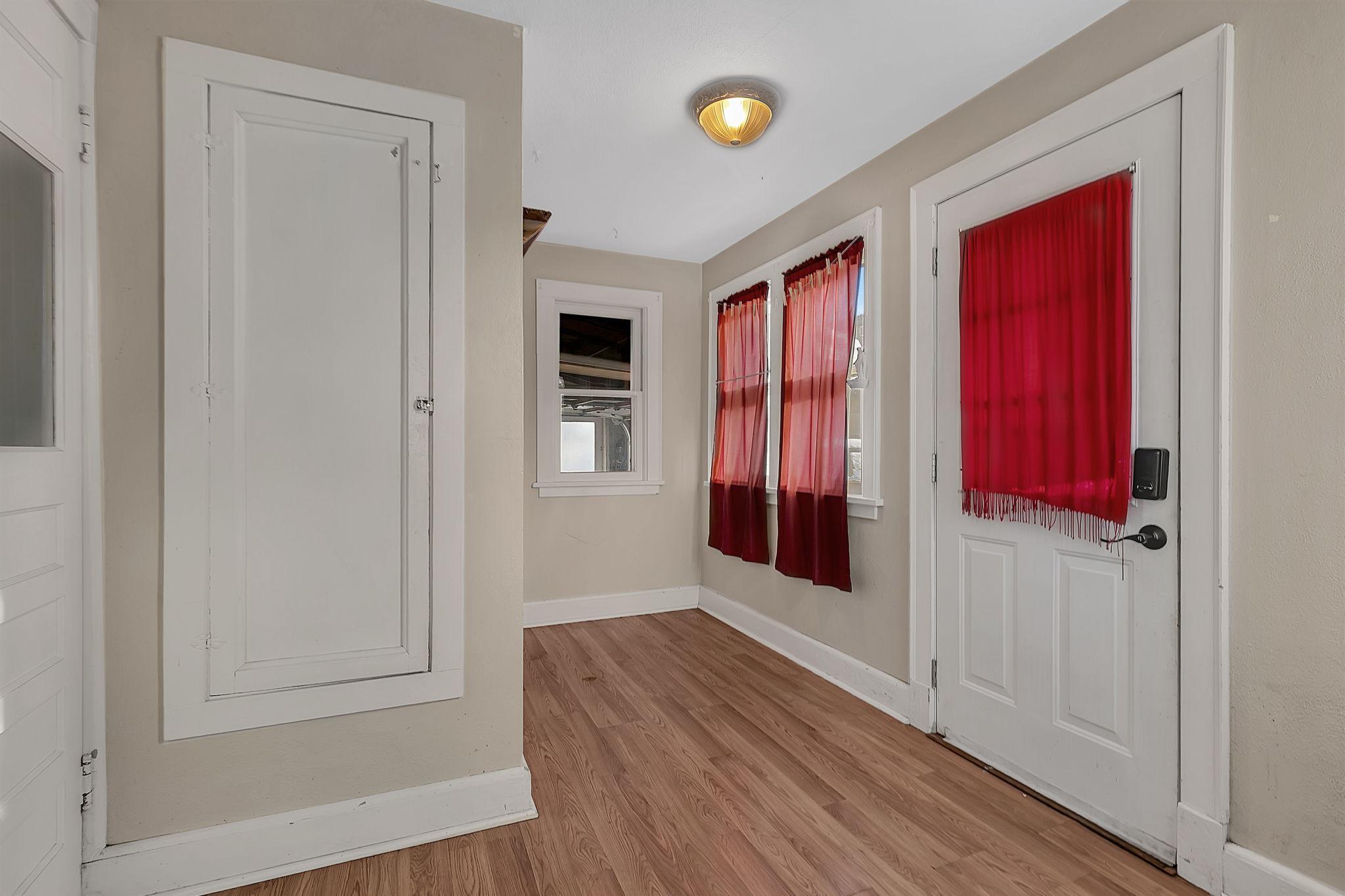 204 Wilson Avenue NE