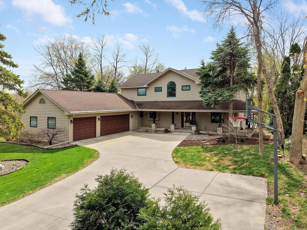 Photo of 1636 Woodlawn Circle, Waconia, MN 55387 (MLS # 7060828)