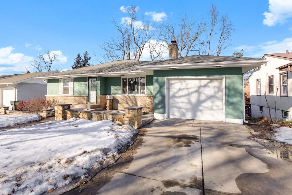 Photo of 795 Hyacinth Avenue E, Saint Paul, MN 55106 (MLS # 7022870)