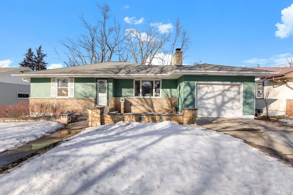 Photo of 795 Hyacinth Avenue E, Saint Paul, MN 55106 (MLS # 7022870)