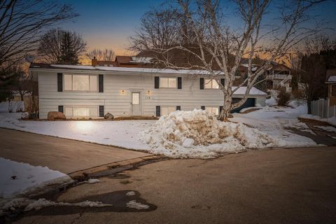 Photo of 114 Fireside Court, La Crescent, MN 55947 (MLS # 7029120)
