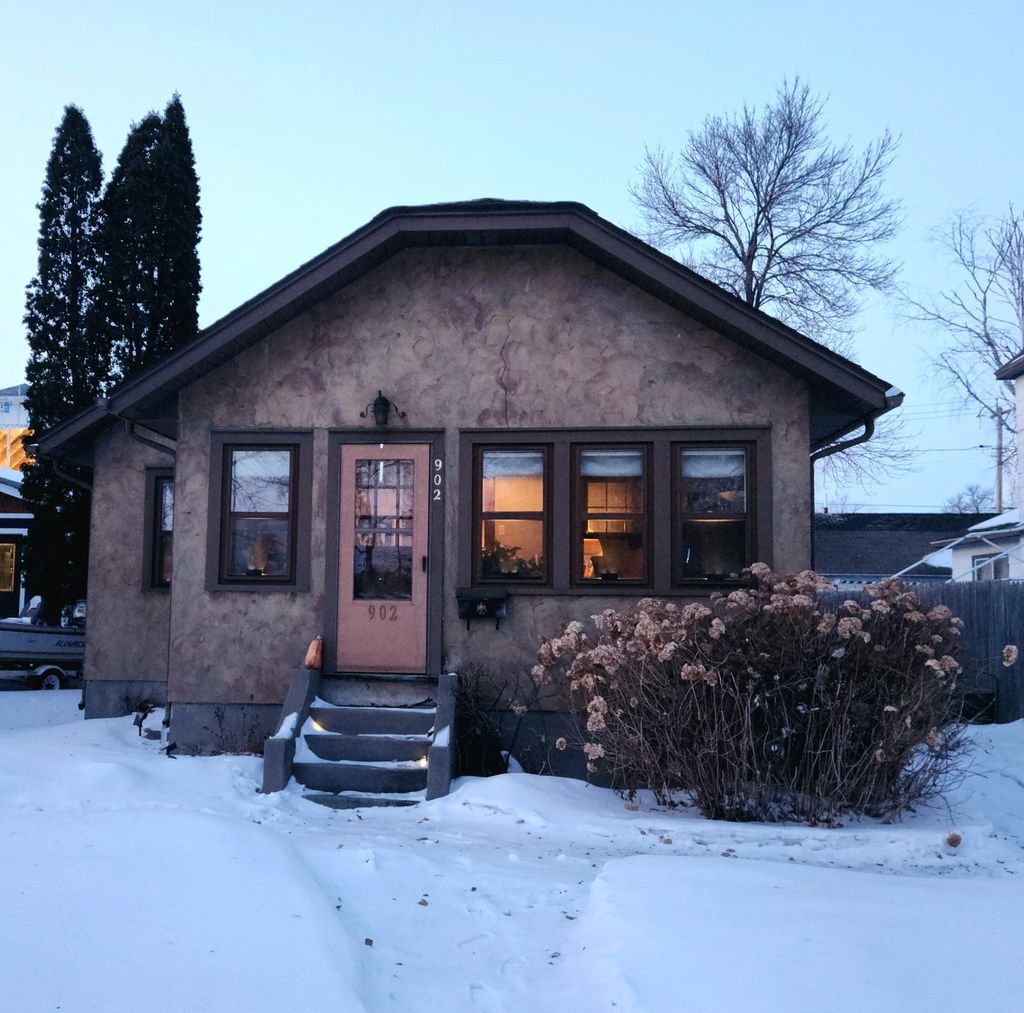 Photo of 902 7th Street, International Falls, MN 56649 (MLS # 7027016)